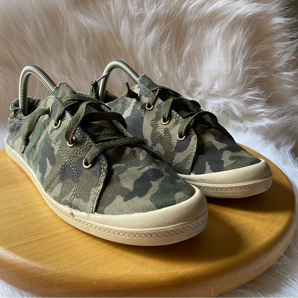 Time And‎ Tru Shoes Women’s Size 11 Ship On Camo Print